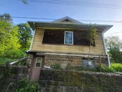 Pre-foreclosure in  WOODHAVEN DR Beaver Falls, PA 15010
