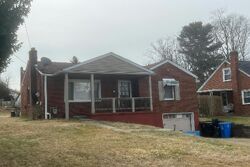 Pre-foreclosure in  TRANSIT DR Mckeesport, PA 15135