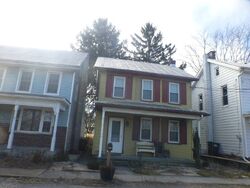 Pre-foreclosure in  E KING ST Lebanon, PA 17042