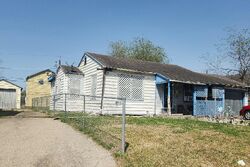 Pre-foreclosure in  VILLA DR Corpus Christi, TX 78408