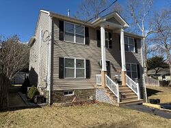 Pre-foreclosure in  WESTBURY DR Sound Beach, NY 11789