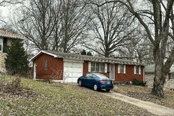 Pre-foreclosure in  S DRUMM AVE Independence, MO 64055