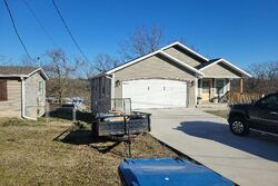  Maple St, Hollister MO