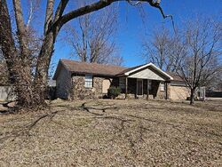 Pre-foreclosure in  E RITTER ST Republic, MO 65738