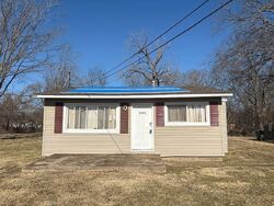 Pre-foreclosure in  STARLING AIRPORT RD Arnold, MO 63010