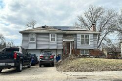  N Jefferson St, Raymore MO