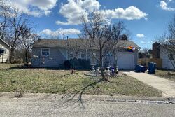 Pre-foreclosure in  E 25TH ST Joplin, MO 64804