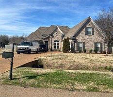 Pre-foreclosure in  NELSON DR Southaven, MS 38671