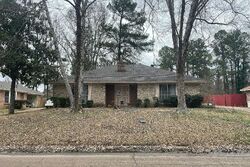 Pre-foreclosure in  NORTHGATE BLVD Jackson, MS 39206