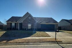Pre-foreclosure in  GRAYCE DR Southaven, MS 38671