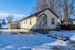 Pre-foreclosure in  2ND AVE NW Waseca, MN 56093