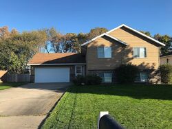 Pre-foreclosure in  SUNWOOD PARK DR Waite Park, MN 56387