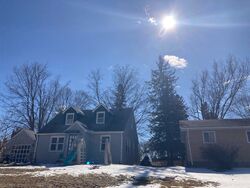 Pre-foreclosure in  2ND ST NW Braham, MN 55006
