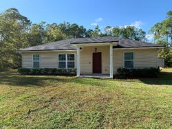 Pre-foreclosure in  S COCOA AVE Middleburg, FL 32068