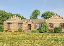 Pre-foreclosure in  BEECHWOOD CT Flushing, MI 48433