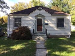 Pre-foreclosure in  GARLAND ST Ypsilanti, MI 48198