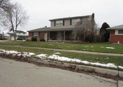 Pre-foreclosure in  SWAN DR Sterling Heights, MI 48312