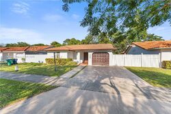 Pre-foreclosure in  SW 100TH LN Miami, FL 33186