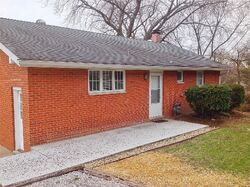 Pre-foreclosure in  HILLVIEW DR Wood River, IL 62095