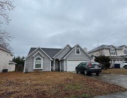 Pre-foreclosure in  BONNIE OAKS DR SW Huntsville, AL 35803