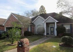Pre-foreclosure in  COUNTRY MORNING CT Lafayette, LA 70508