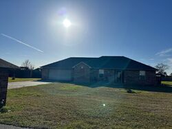 Pre-foreclosure in  E ROBINWOOD DR Lake Charles, LA 70611