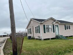 Pre-foreclosure in  W 10TH BLVD Larose, LA 70373