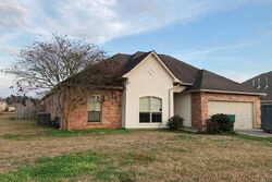 Pre-foreclosure in  OAK VIEW LN Denham Springs, LA 70706