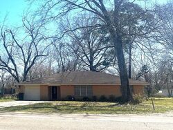 Pre-foreclosure in  OLD HAMMOND HWY Baton Rouge, LA 70816