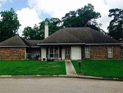 Pre-foreclosure in  FALCONCREST DR Denham Springs, LA 70726