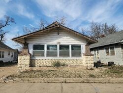 Pre-foreclosure in  GYPSUM AVE Salina, KS 67401