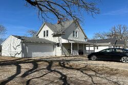 Pre-foreclosure in  1ST ST N Newton, IA 50208