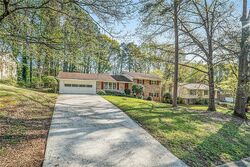 Pre-foreclosure in  CANDLEWOOD LN Stone Mountain, GA 30088