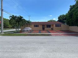 Pre-foreclosure in  NW 36TH ST Hollywood, FL 33024