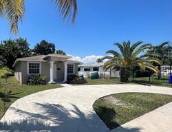 Pre-foreclosure in  S 28TH AVE Hollywood, FL 33020