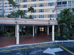 Pre-foreclosure in  HILLCREST DR  Hollywood, FL 33021
