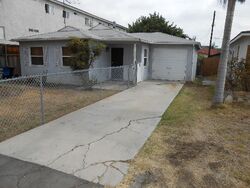 Pre-foreclosure in  FONTHILL AVE Hawthorne, CA 90250