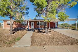 Pre-foreclosure in  E SANTA FE CIR Benson, AZ 85602