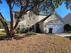 Pre-foreclosure in  DEER VALLEY DR NW Acworth, GA 30101