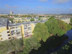 Pre-foreclosure in  FONTAINEBLEAU BLVD APT L417 Miami, FL 33172