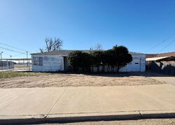  E Locust St, Lockney TX