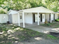 Pre-foreclosure in  CAROLINE DR Alexandria, LA 71301