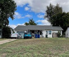  S 15th St, Chickasha OK