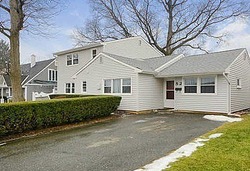 Pre-foreclosure in  EAST AVE Glen Cove, NY 11542