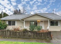 Pre-foreclosure in  FAIRVIEW ST Silverton, OR 97381
