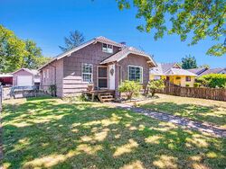 Pre-foreclosure in  19TH AVE Longview, WA 98632