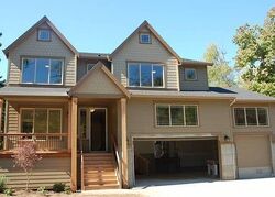 Dogwood Ct, Lake Oswego OR