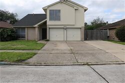Pre-foreclosure in  MESQUITE DR La Porte, TX 77571
