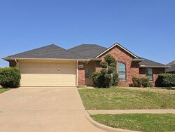 Pre-foreclosure in  CYNTHIA DR Midlothian, TX 76065