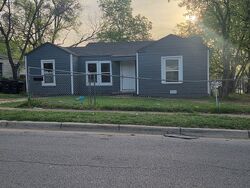 Pre-foreclosure in  VINETTA DR Fort Worth, TX 76119